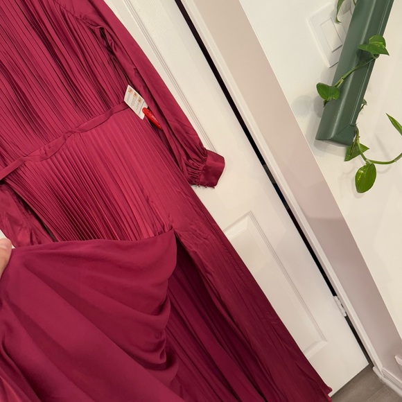 IEENA FOR MAC DUGGAL Red Long Sleeve Gown Size 12 NWT - Picture 10 of 13